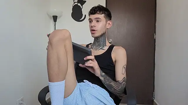 Saturno_v live sex cam