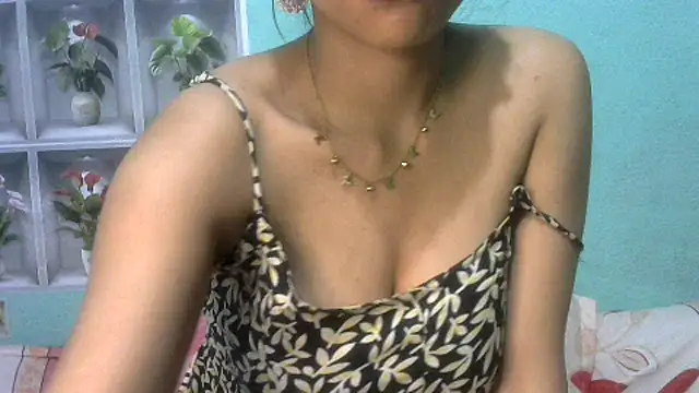 nanhi_munni live sex cam