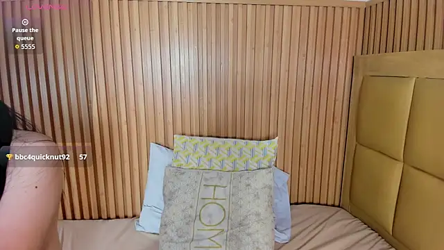 SAMANTHAFIORE1's cam snapshot