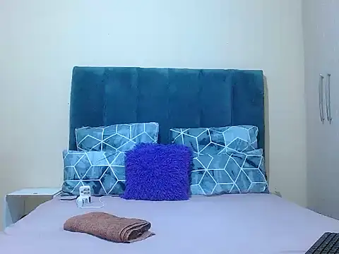 curvycloe1 live sex cam