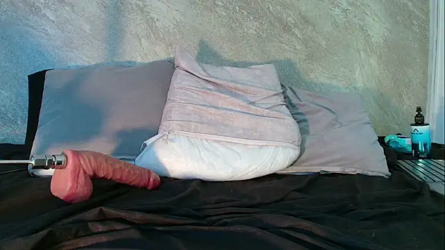 Dixie_grey1's cam snapshot