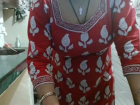 LovingPihu's cam snapshot