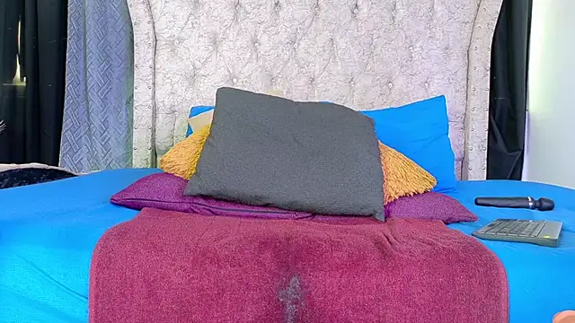 louis_bcasta1 live sex cam