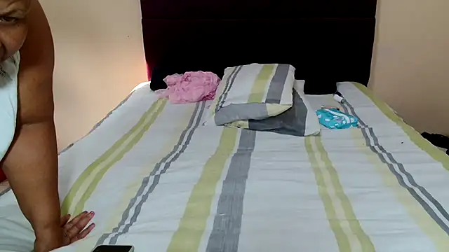 Bbw255's cam snapshot