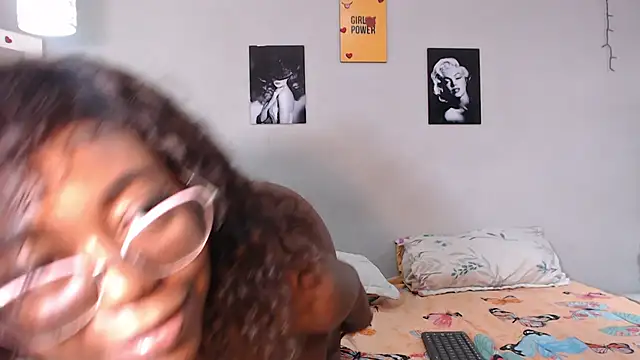 arianna_rossi11's cam snapshot