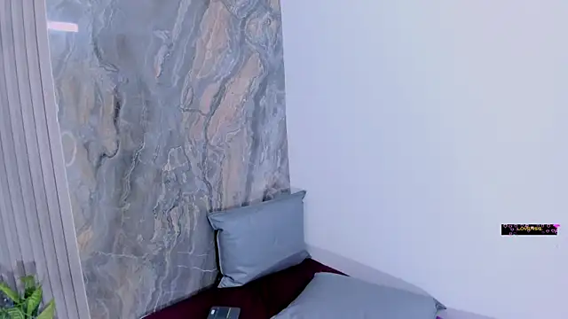 ScarletDollxxx's cam snapshot