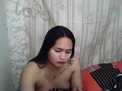 BestCausinEVER2324 live sex cam