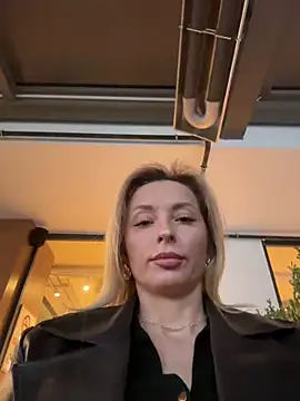 VikaBunny1 live sex cam