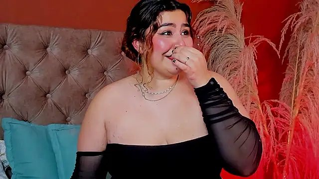 ari_rouse_'s cam snapshot