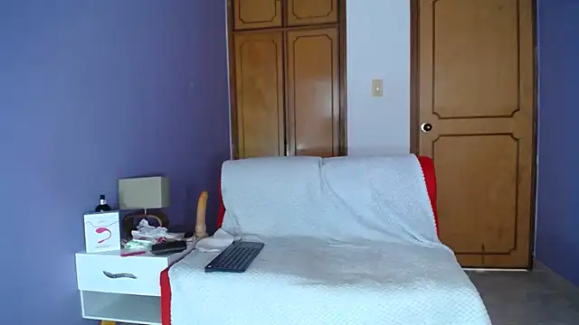 sophia_ny's cam snapshot