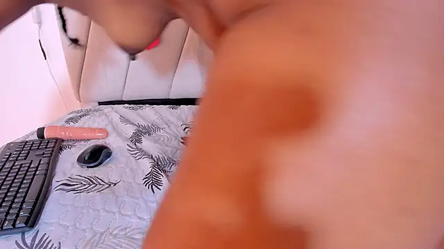 samaraa_smith1's cam snapshot