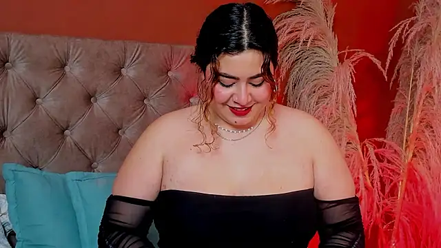 ari_rouse_'s cam snapshot