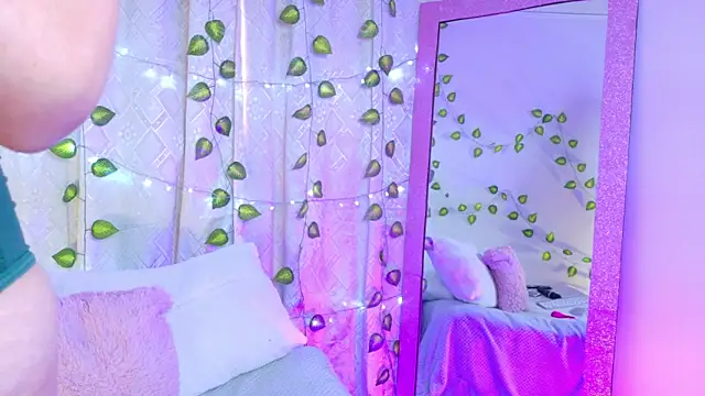 AlannaSmiless's cam snapshot