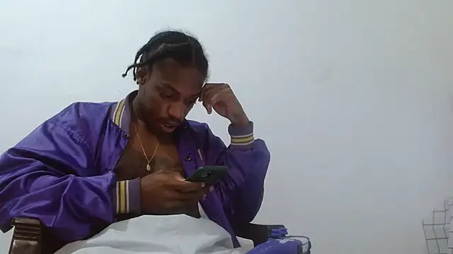 Larry-n-clouds live sex cam