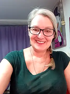 irinamaux live sex cam