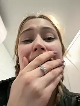 blonde_exe's cam snapshot