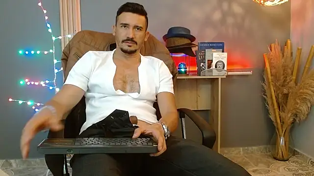 Reiko_85_'s cam snapshot