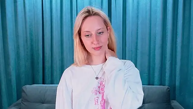 EmilyReyess's cam snapshot