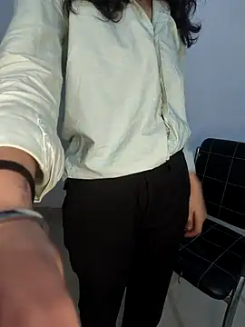 tanzum_khan3202's cam snapshot