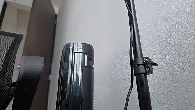 Saturno_v live sex cam