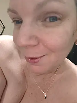 l4dyc4pricorn76 live sex cam