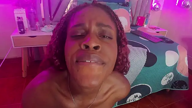 anisha_zambrano's cam snapshot