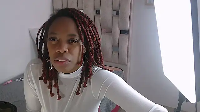 Aantoniaa_brown27's cam snapshot