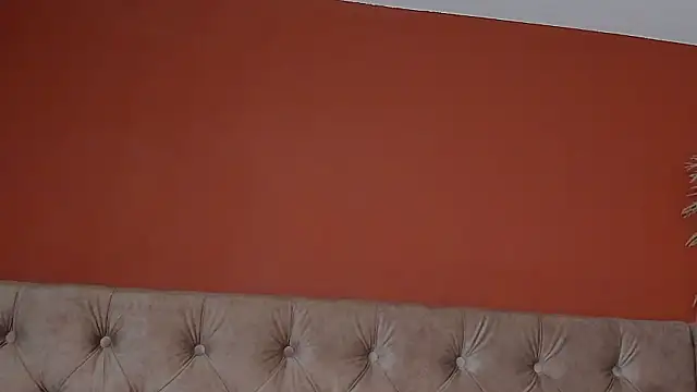 ari_rouse_'s cam snapshot