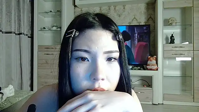 AprilOnilll live sex cam