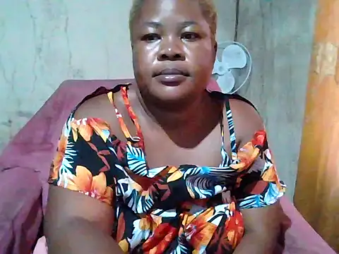 Bustyass93 live sex cam