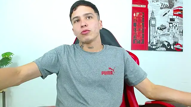 Cumandres18 live sex cam