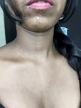 Simran_0011's cam snapshot