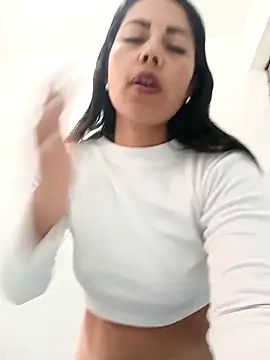 _andrea30 live sex cam