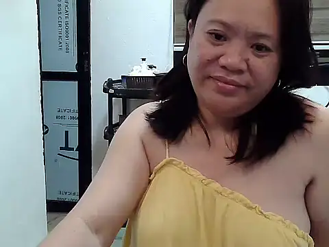 yummychubby29's cam snapshot