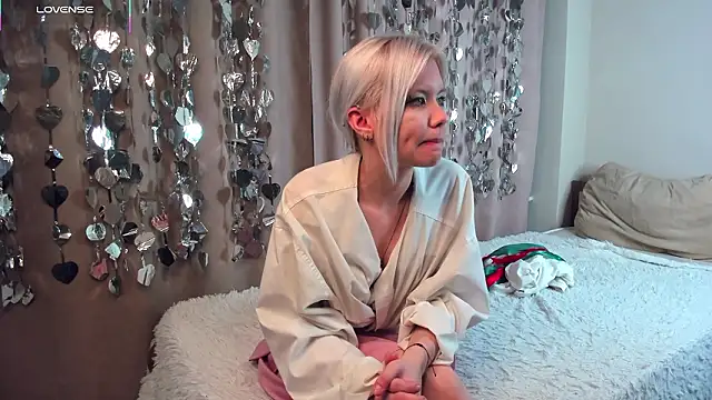 GoldenLenarz's cam snapshot