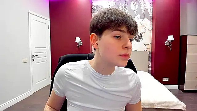 EmiliaYours live sex cam