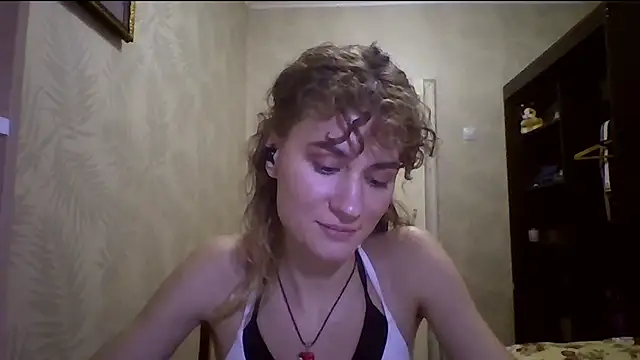 DeanneGilcher's cam snapshot