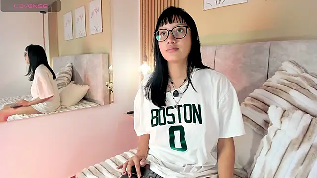 Ambermoon_1's cam snapshot