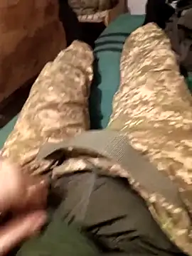 vladyslav18_'s cam snapshot