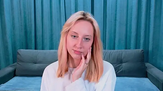 EmilyReyess's cam snapshot