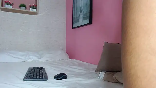 TomieDarkp's cam snapshot