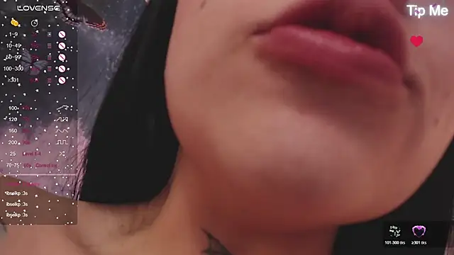 ViolettaHotLatin_'s cam snapshot