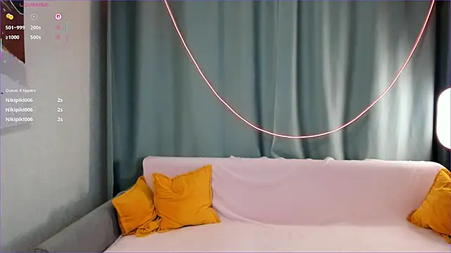 Aline_Loky's cam snapshot