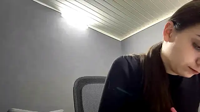 SarahHeadly's cam snapshot