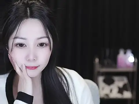 Nuyoah-77 live sex cam