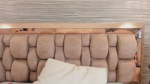 annie_shine_'s cam snapshot