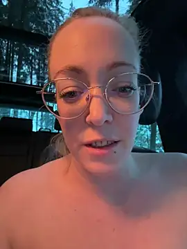 Lea-Kirsch live sex cam