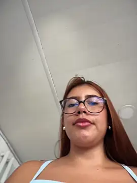 sara_calderon's cam snapshot