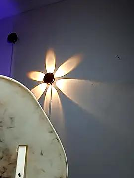 MadelynSmit_'s cam snapshot