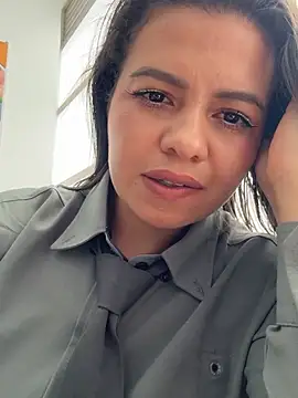 Ariana-07 live sex cam